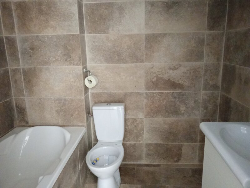 Militari Residence, Proprietar vand 3 camere Auchan bloc Avangarde City